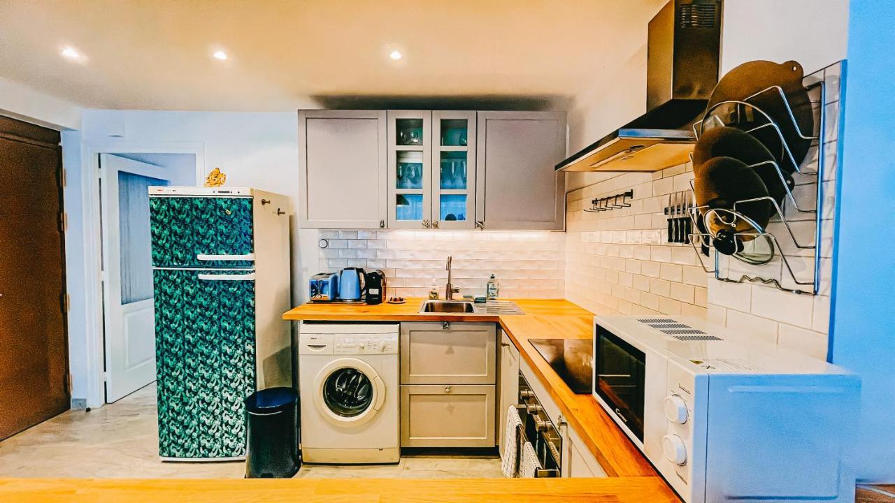 Elegant, Spacious, Central Apartment Nice Ngoại thất bức ảnh